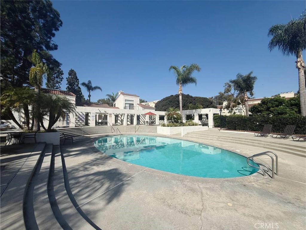 pool - 17191 Corbina Lane 102, Huntington Beach CA 92649 - photo 27
