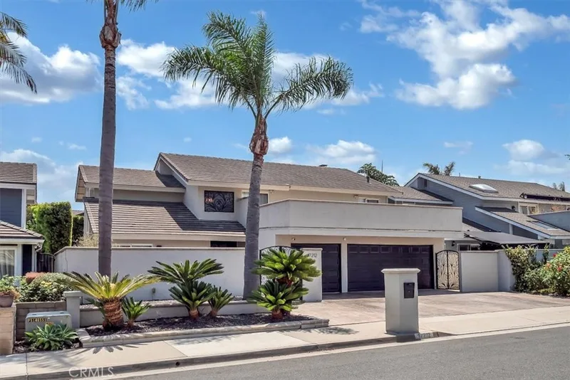 17212 Lynn Lane, Huntington Beach, CA 92649