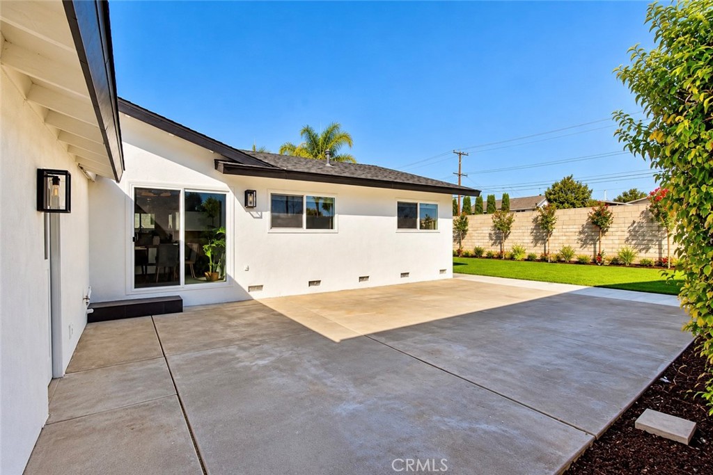 17342 Wild Rose, Huntington Beach CA 92649 - photo 4