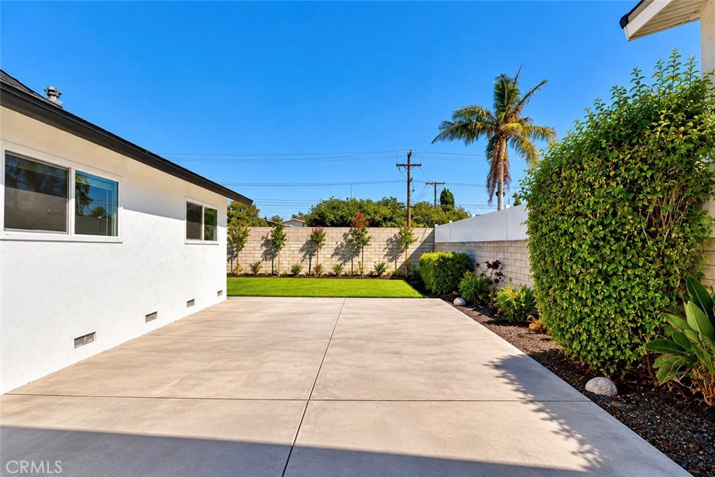 17342 Wild Rose, Huntington Beach CA 92649 - photo 5