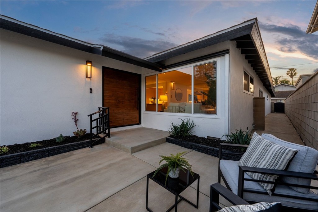 1735 Main, Huntington Beach CA 92648 - photo 4