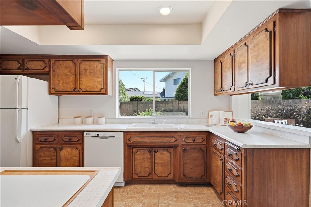 17372 Mira Loma Circle, Huntington Beach CA 92647 - photo 17