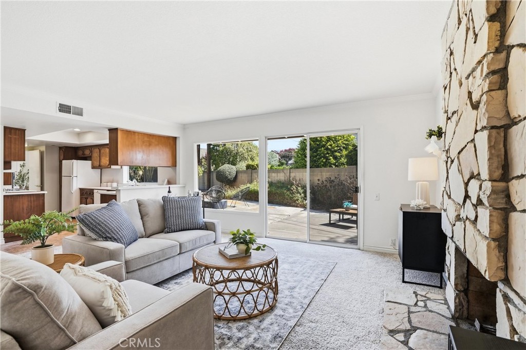 17372 Mira Loma Circle, Huntington Beach CA 92647 - photo 21