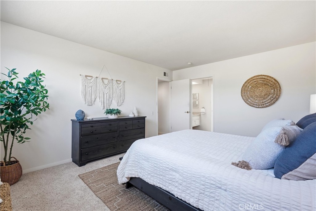 17372 Mira Loma Circle, Huntington Beach CA 92647 - photo 28