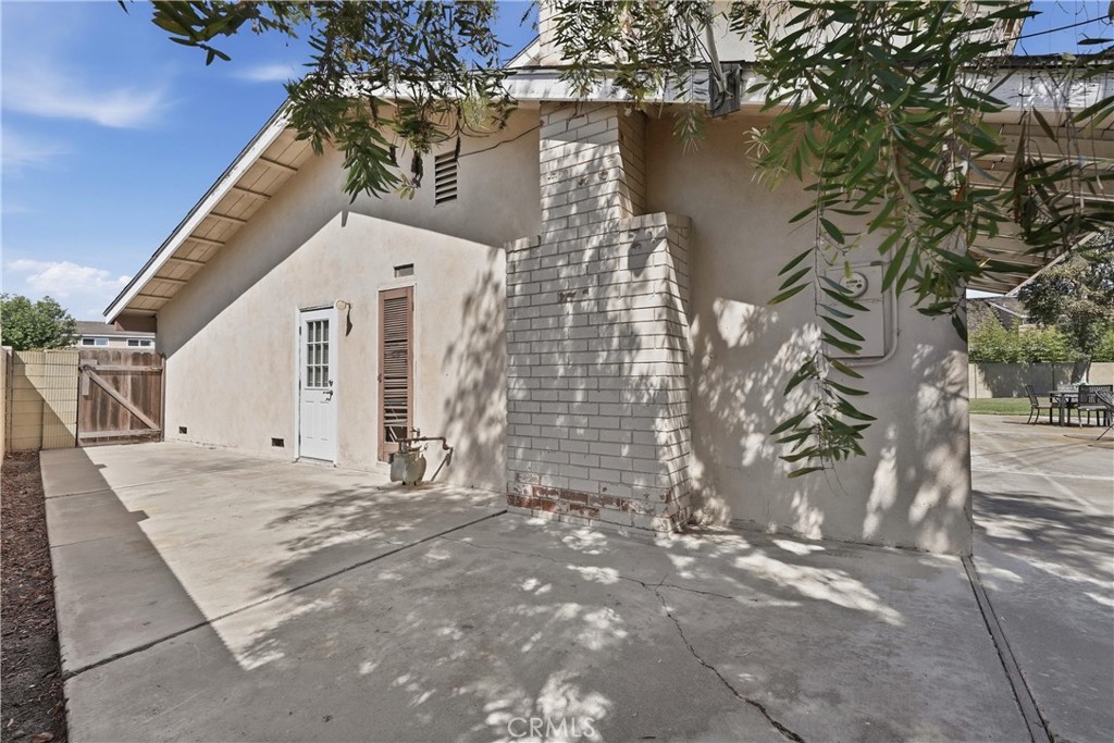 17372 Mira Loma Circle, Huntington Beach CA 92647 - photo 40
