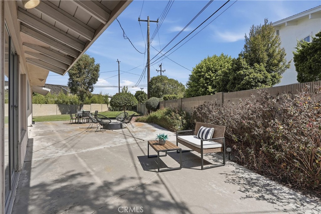 17372 Mira Loma Circle, Huntington Beach CA 92647 - photo 41