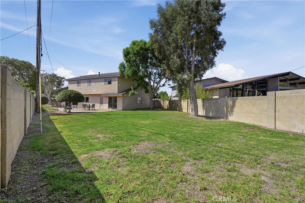 17372 Mira Loma Circle, Huntington Beach CA 92647 - photo 45