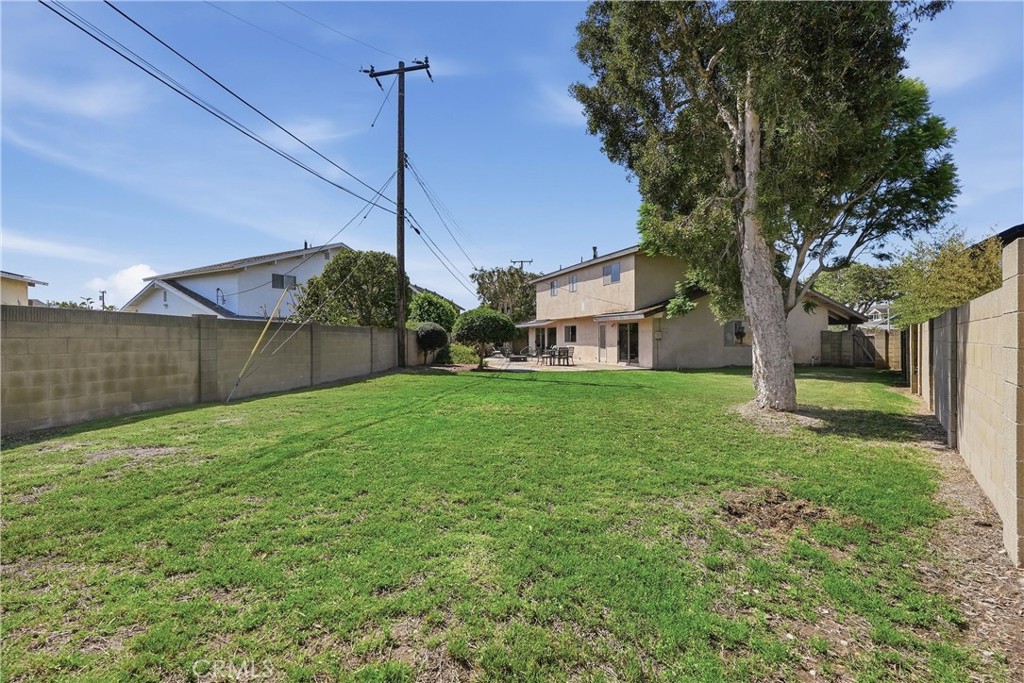 17372 Mira Loma Circle, Huntington Beach CA 92647 - photo 46