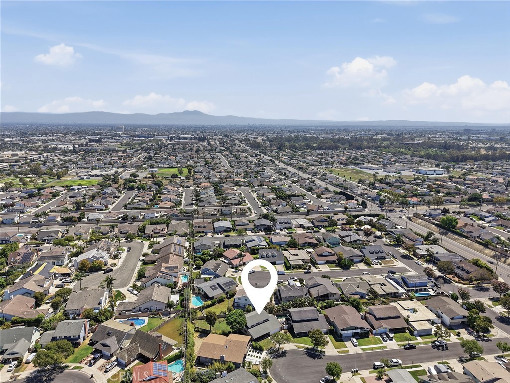 17372 Mira Loma Circle, Huntington Beach CA 92647 - photo 54