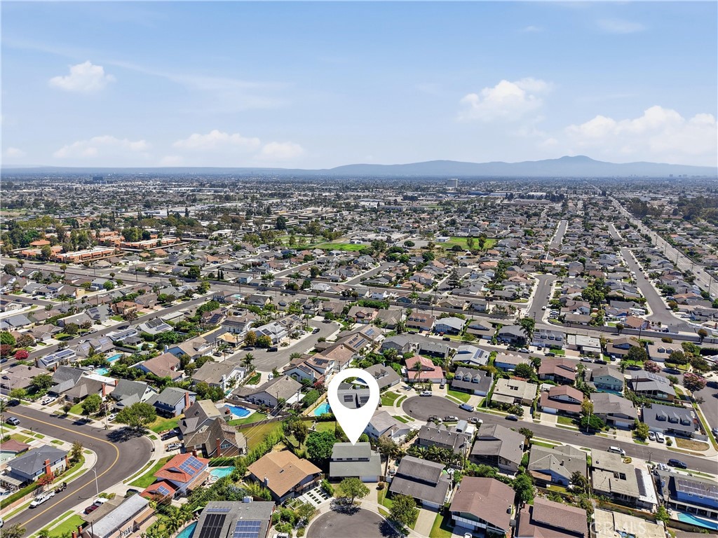 17372 Mira Loma Circle, Huntington Beach CA 92647 - photo 55