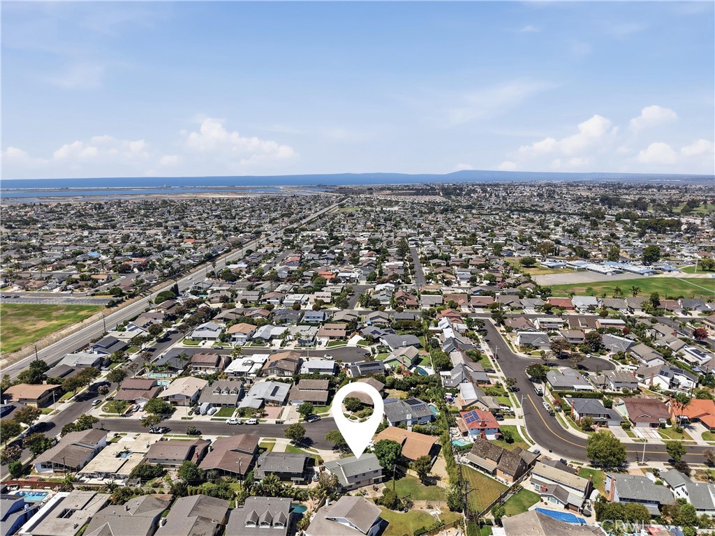 17372 Mira Loma Circle, Huntington Beach CA 92647 - photo 56