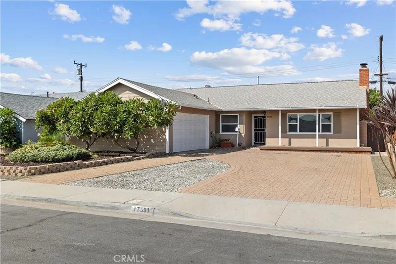 17391 Meer Circle, Huntington Beach, CA 92647