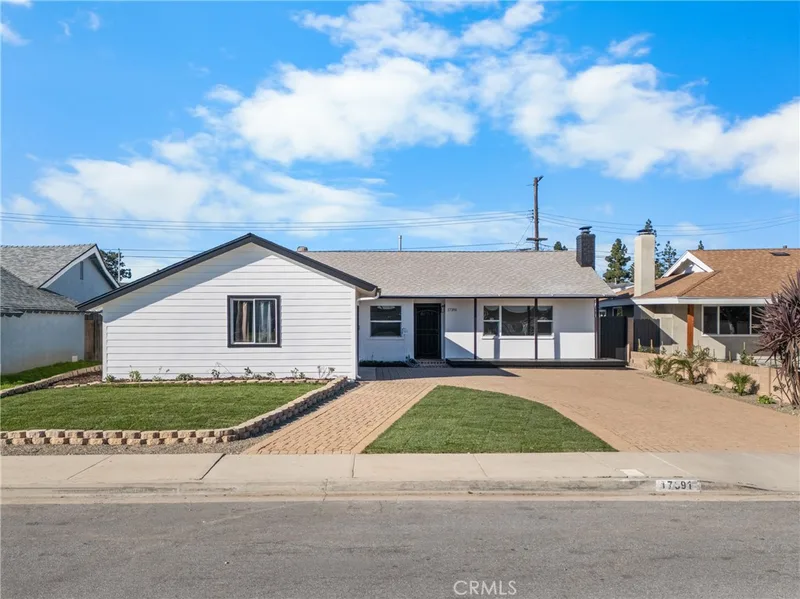 17391 Meer Circle, Huntington Beach, CA 92647