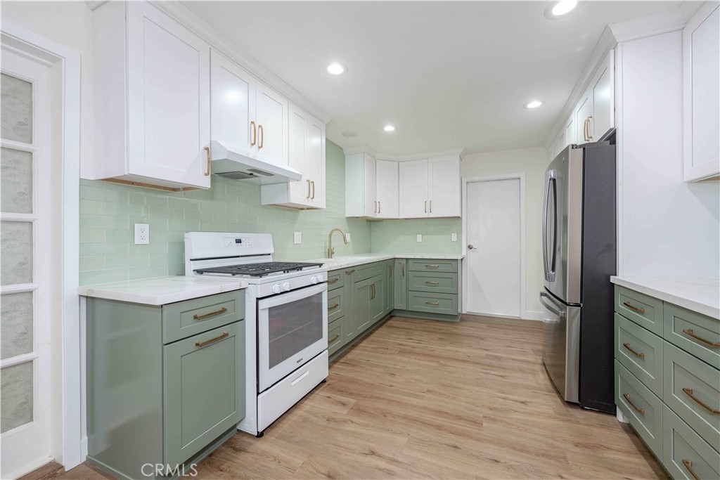 17391 Waal Circle, Huntington Beach CA 92647 - photo 1