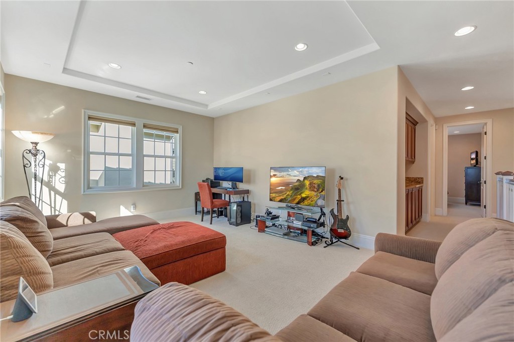 17441 Suffolk Lane, Huntington Beach CA 92649 - photo 27