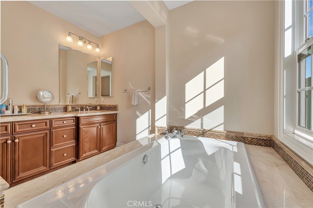 17441 Suffolk Lane, Huntington Beach CA 92649 - photo 31