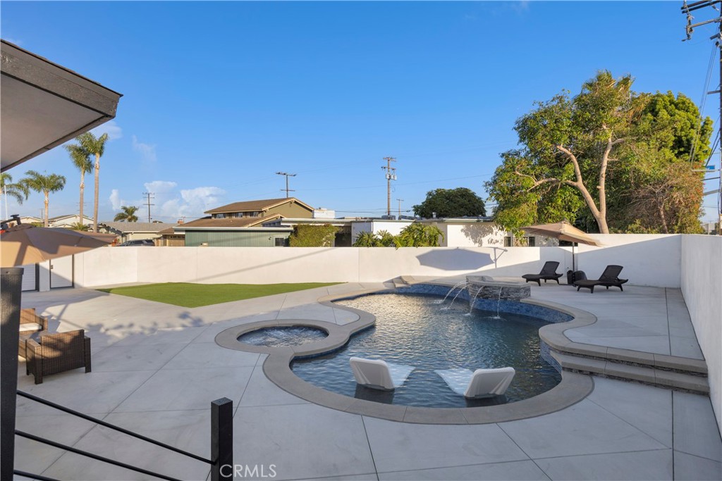 17451 Avalon, Huntington Beach CA 92647 - photo 54