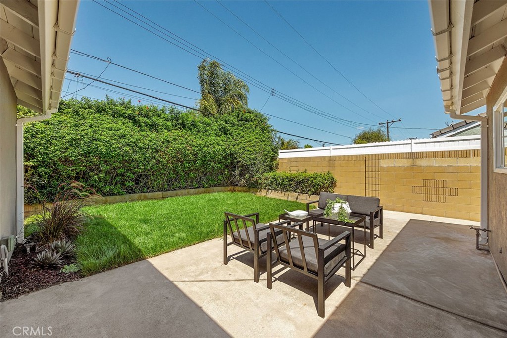 17571 Wrightwood, Huntington Beach CA 92649 - photo 24