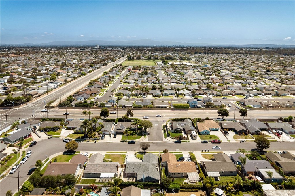 17571 Wrightwood, Huntington Beach CA 92649 - photo 28