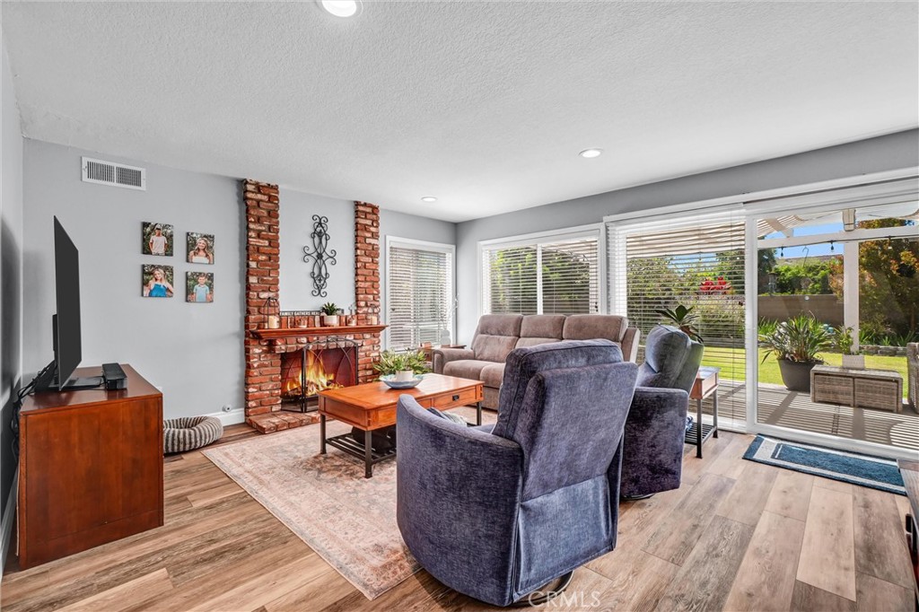 17661 Falkirk, Huntington Beach CA 92649 - photo 10