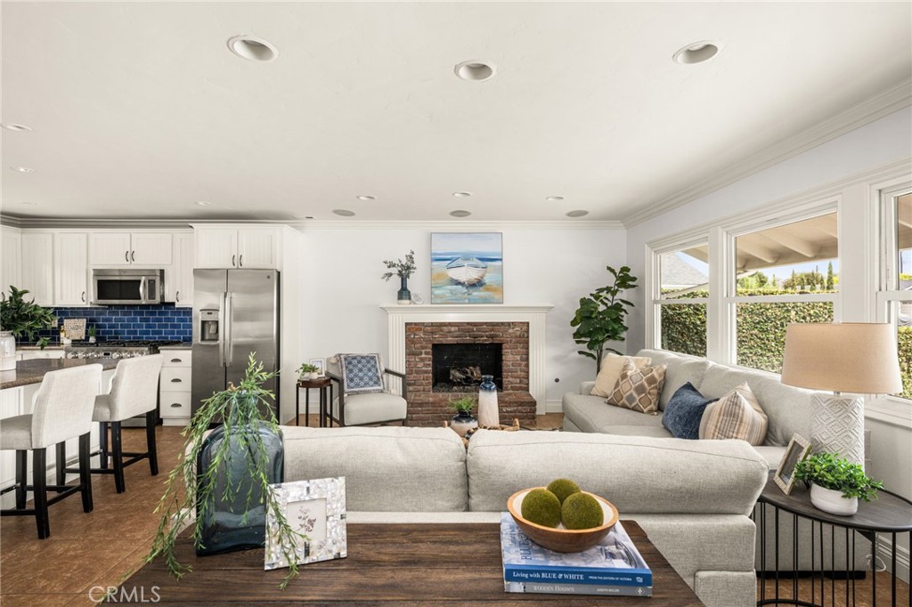 Perfect for entertaining - 17751 Lewis, Huntington Beach CA 92647 - photo 7