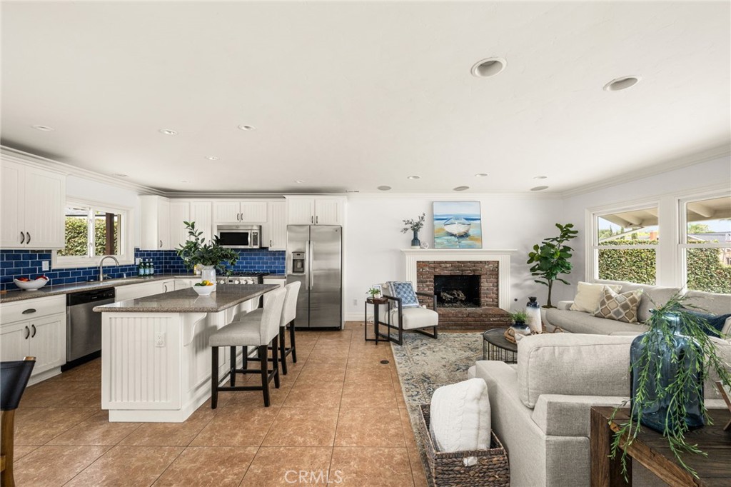 Wonderful Living space - 17751 Lewis, Huntington Beach CA 92647 - photo 8