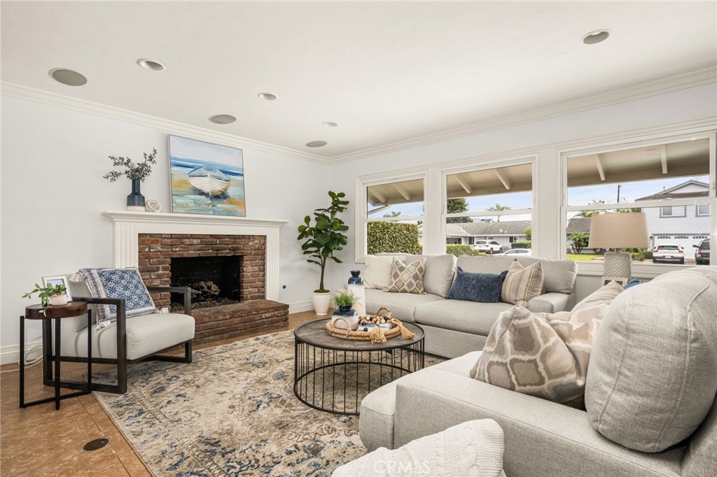 17751 Lewis, Huntington Beach CA 92647 - photo 12