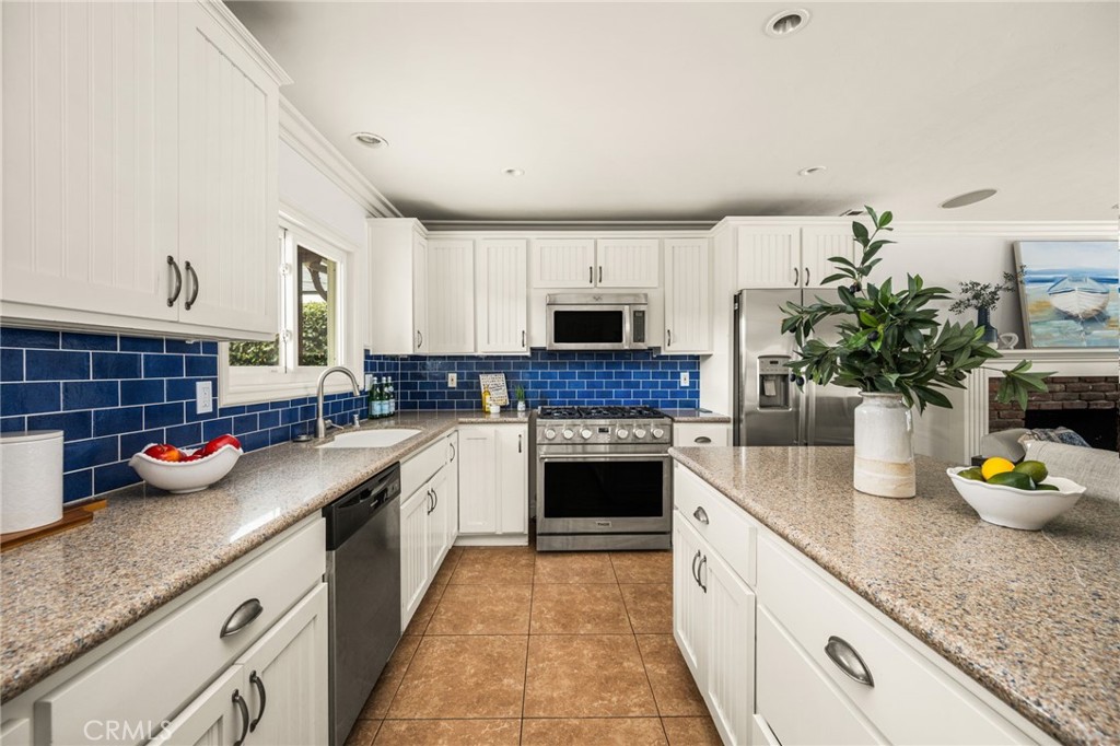 17751 Lewis, Huntington Beach CA 92647 - photo 23