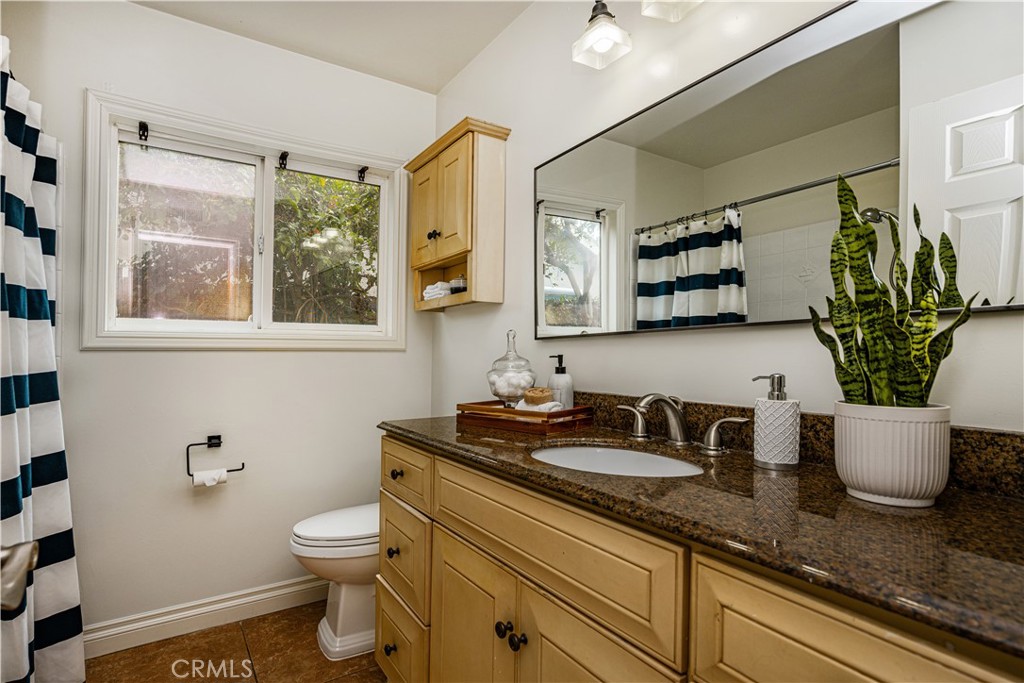 Guest bath with granite counter top - 17751 Lewis, Huntington Beach CA 92647 - photo 44