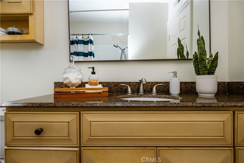 Guest bathroom - 17751 Lewis, Huntington Beach CA 92647 - photo 45