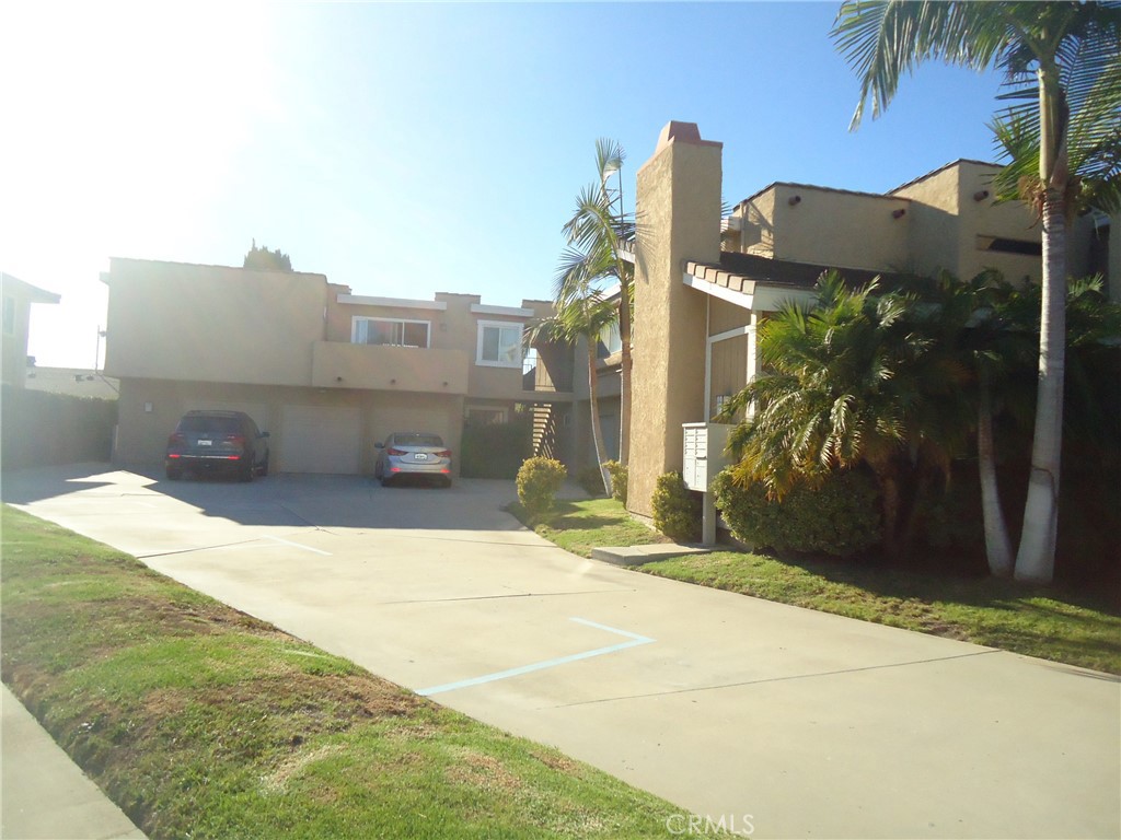 17762 Paseo C, Huntington Beach CA 92647 - photo 1
