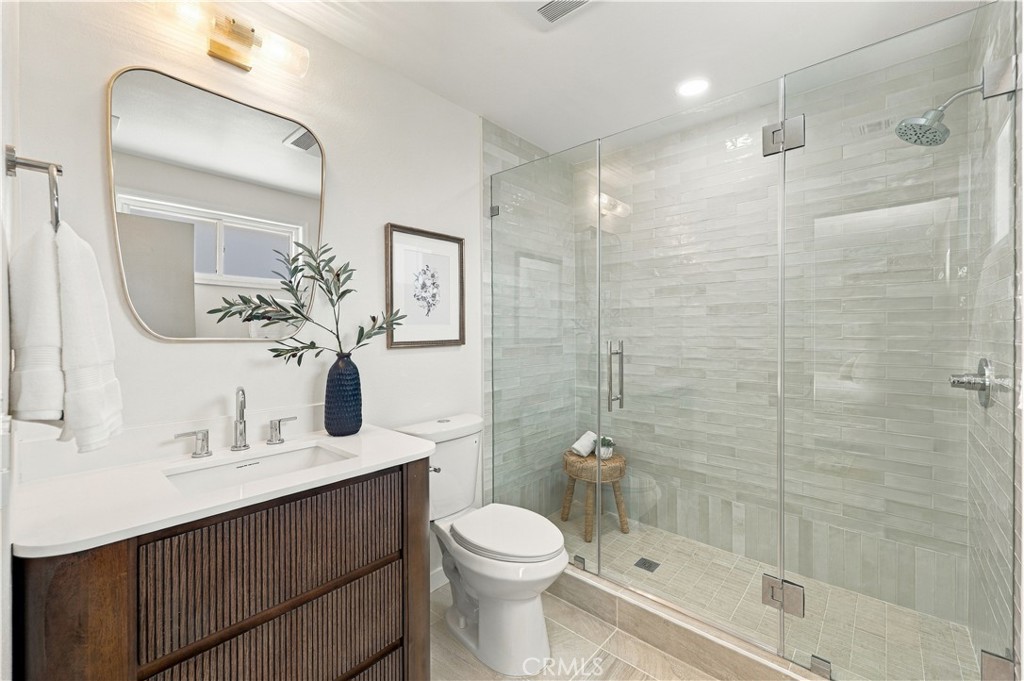 Primary Bathroom - 17781 Flintstone Lane, Huntington Beach CA 92647 - photo 16