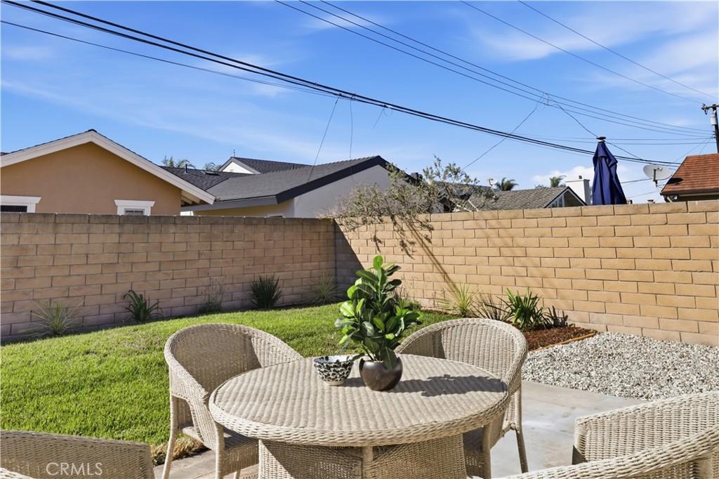 17781 Flintstone Lane, Huntington Beach CA 92647 - photo 24