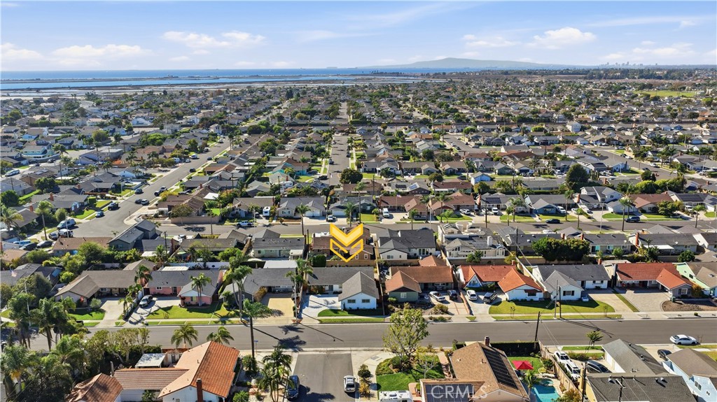 17781 Flintstone Lane, Huntington Beach CA 92647 - photo 32