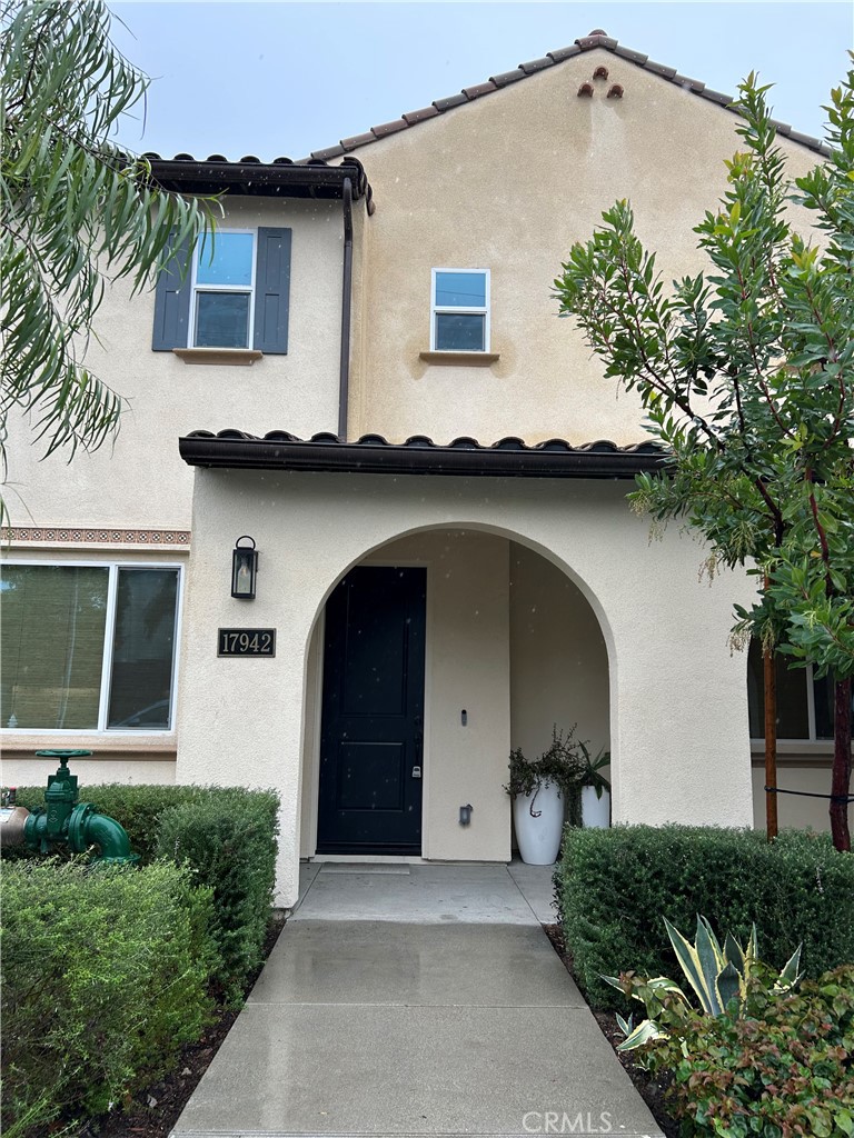 front view - 17942 Olivia Lane, Huntington Beach CA 92647 - photo 1