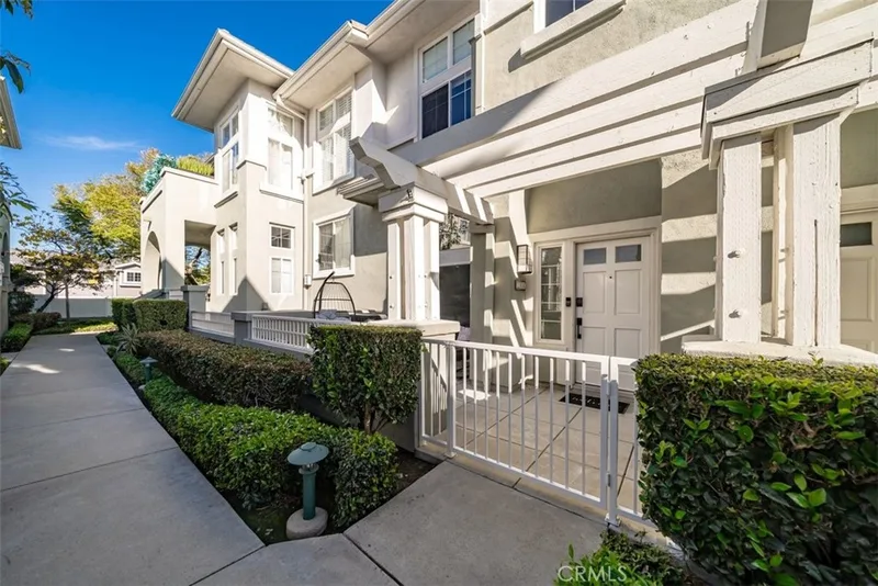 18061 Joyful Lane 104, Huntington Beach, CA 92648