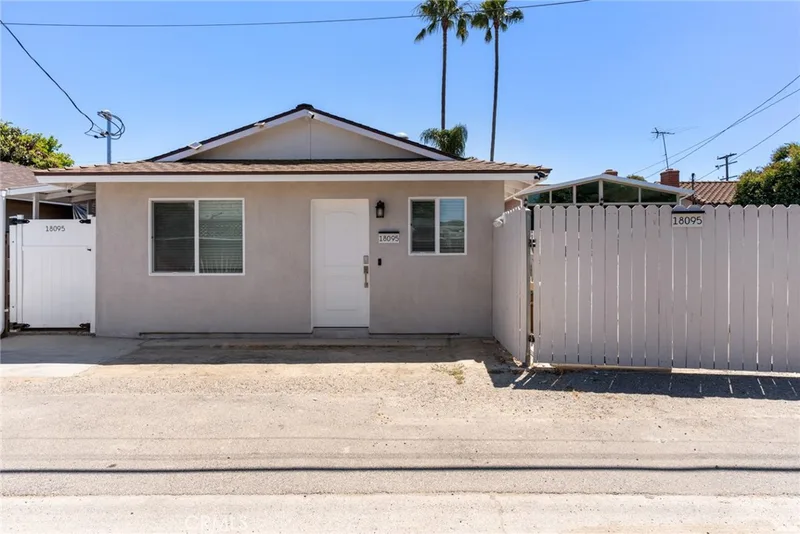18095 Newland, Huntington Beach, CA 92646
