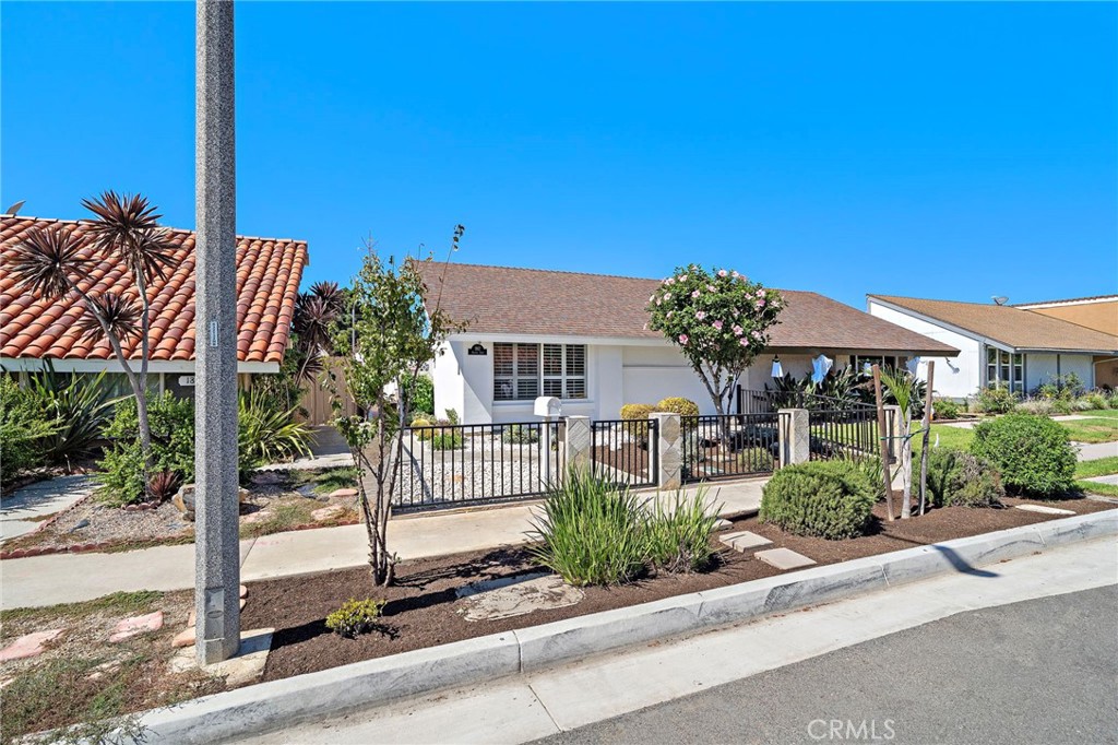 1817 Alsuna Lane, Huntington Beach CA 92648 - photo 2