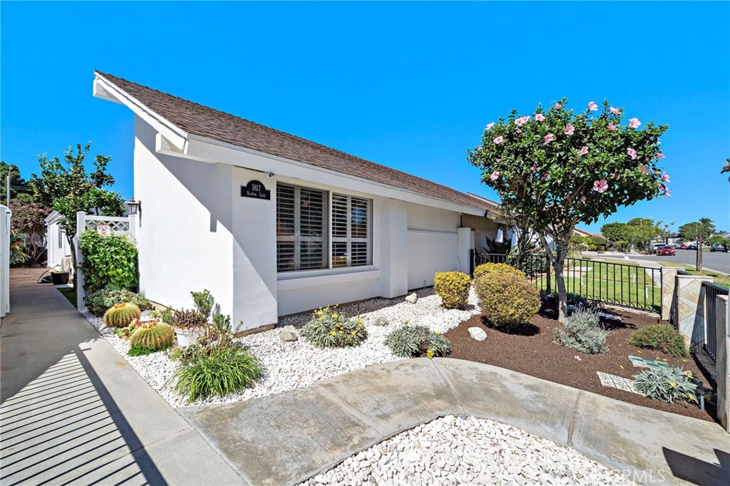 1817 Alsuna Lane, Huntington Beach CA 92648 - photo 3