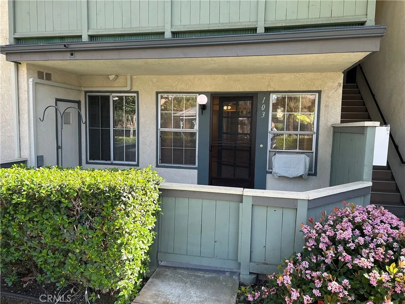 18232 Parkview Lane 103, Huntington Beach, CA 92648