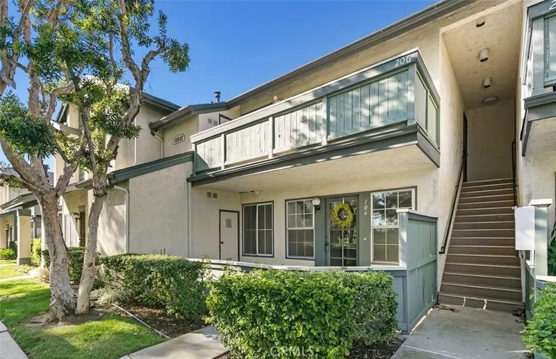 18242 Parkview 106, Huntington Beach, CA 92648