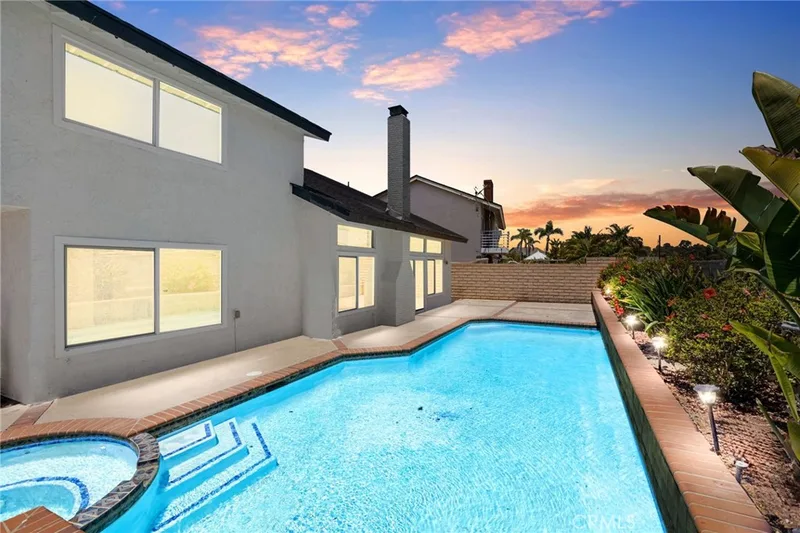 18282 Fieldbury Lane, Huntington Beach, CA 92648