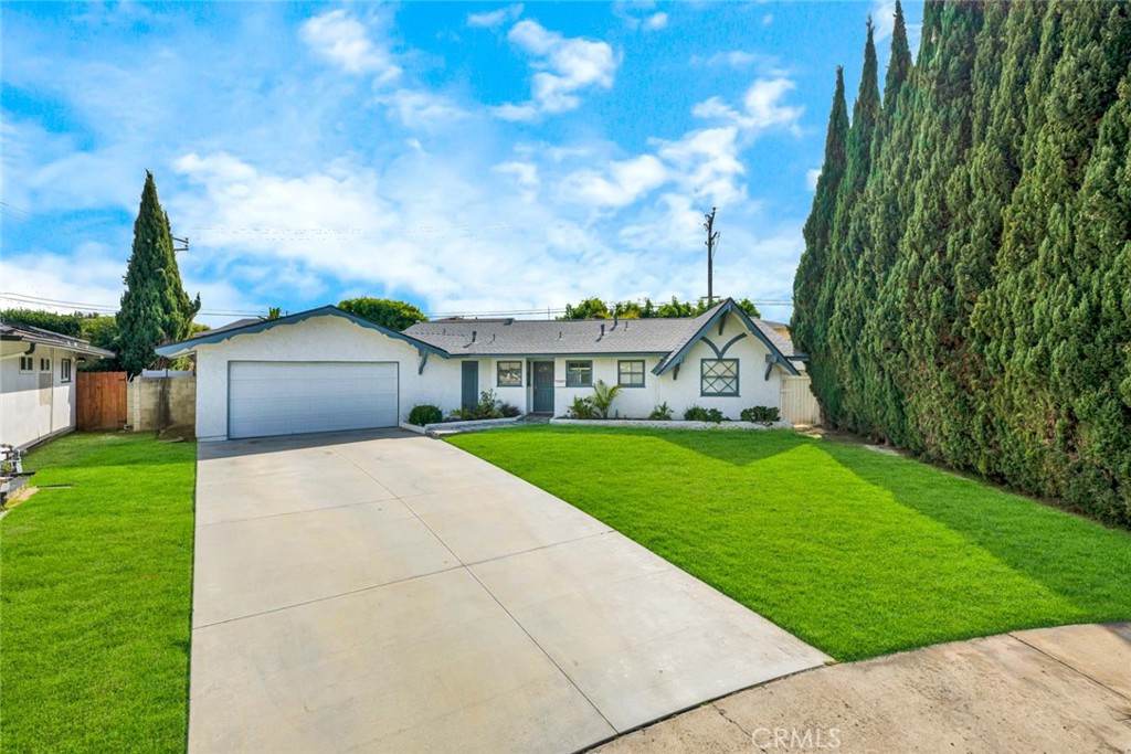 18322 Thomas, Huntington Beach CA 92646 - photo 1