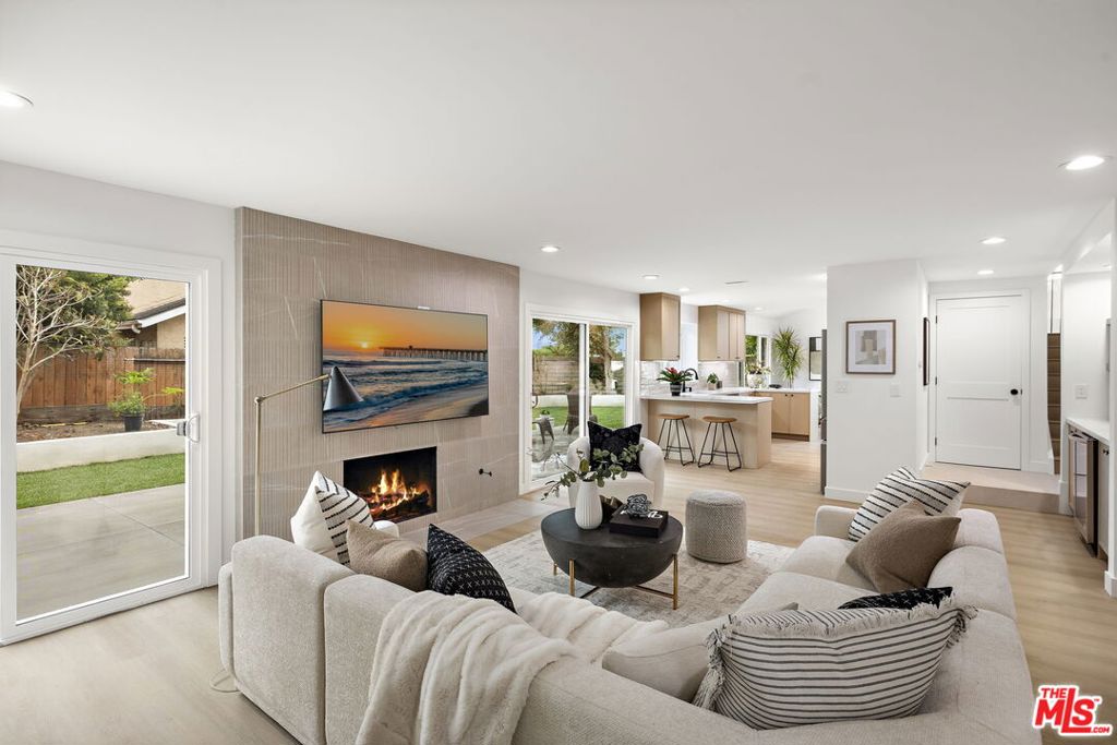 18362 Oxboro Lane, Huntington Beach CA 92648 - photo 23