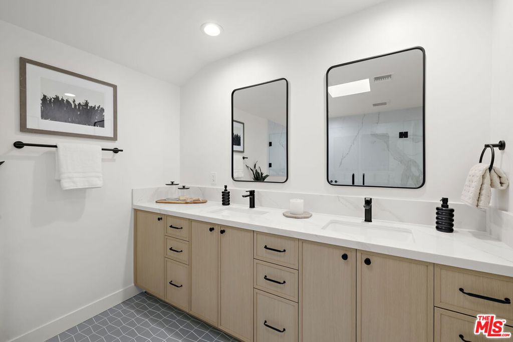 18362 Oxboro Lane, Huntington Beach CA 92648 - photo 32
