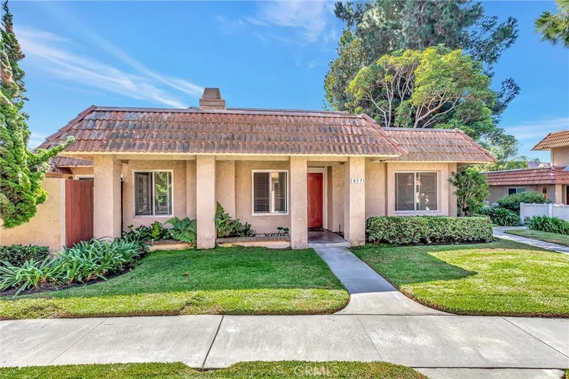 18571 Edgebrook Lane, Huntington Beach, CA 92648