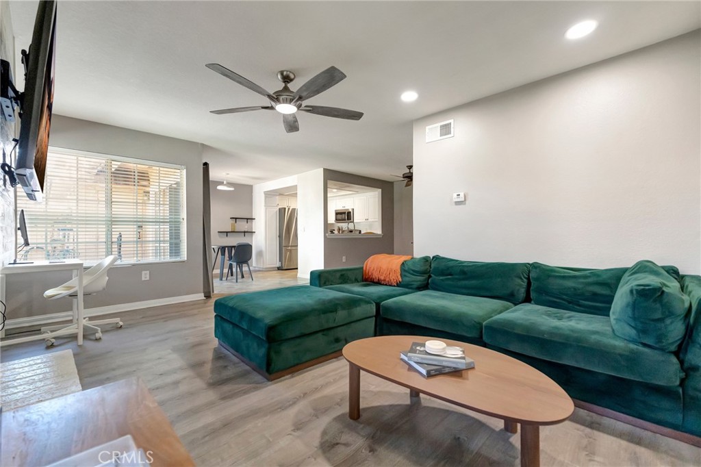 18571 Edgebrook Lane, Huntington Beach CA 92648 - photo 5