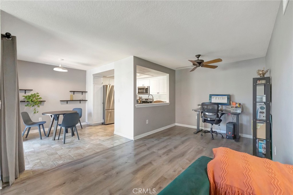18571 Edgebrook Lane, Huntington Beach CA 92648 - photo 7