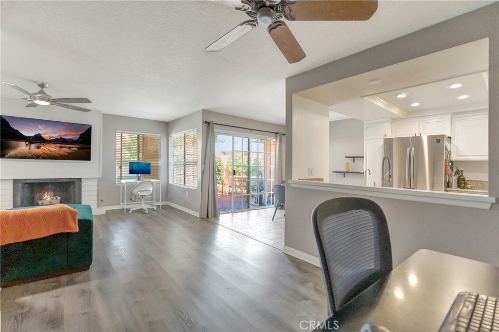 18571 Edgebrook Lane, Huntington Beach CA 92648 - photo 9
