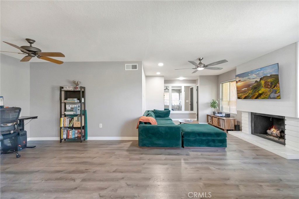 18571 Edgebrook Lane, Huntington Beach CA 92648 - photo 10